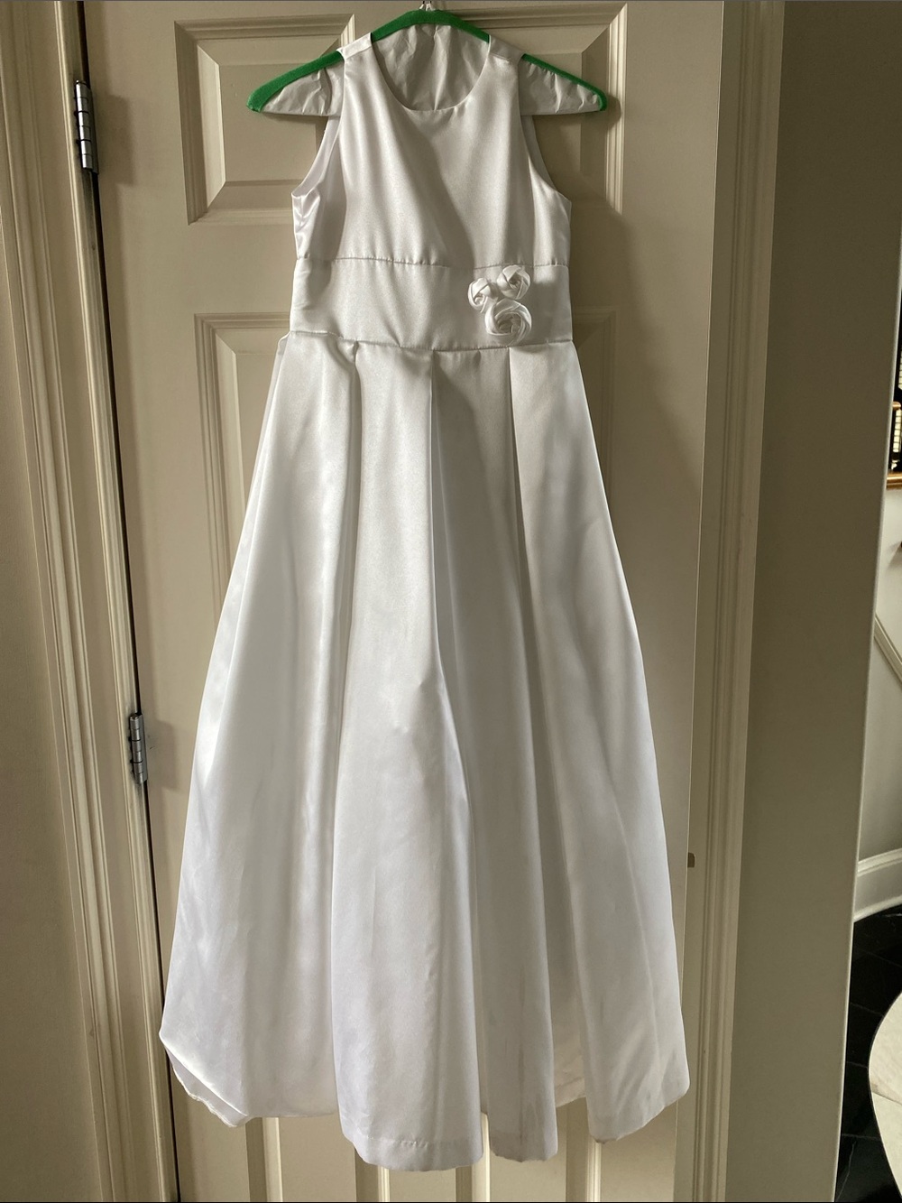 White Formal Satin Flower-Appliqué Girls' Dress